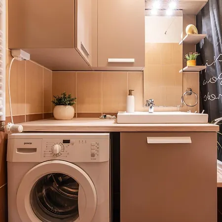 Lovely - Free Garage - Balcony