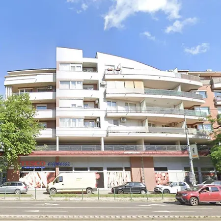 Lovely - Free Garage - Balcony