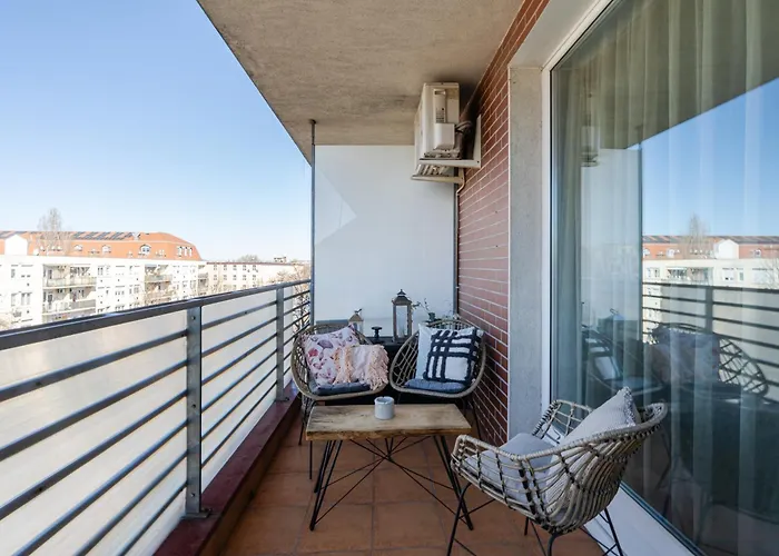 Apartment Lovely - Free Garage - Balcony